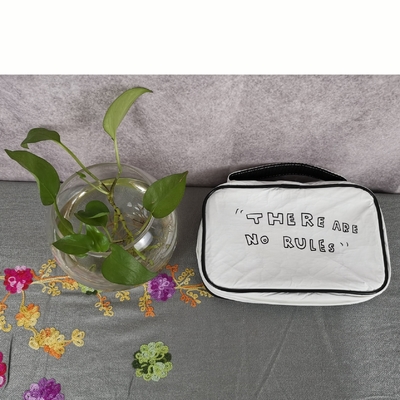 Elegante patrón floral blanco de gran capacidad Lavable bolsa de viaje cosmética con cremallera