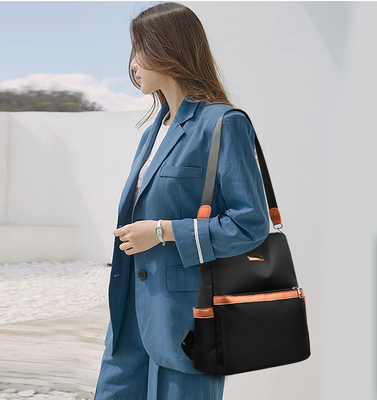 Mochila multicolor respetuosa con el medio ambiente para mujeres Tendencia casual al aire libre 26*33*13cm