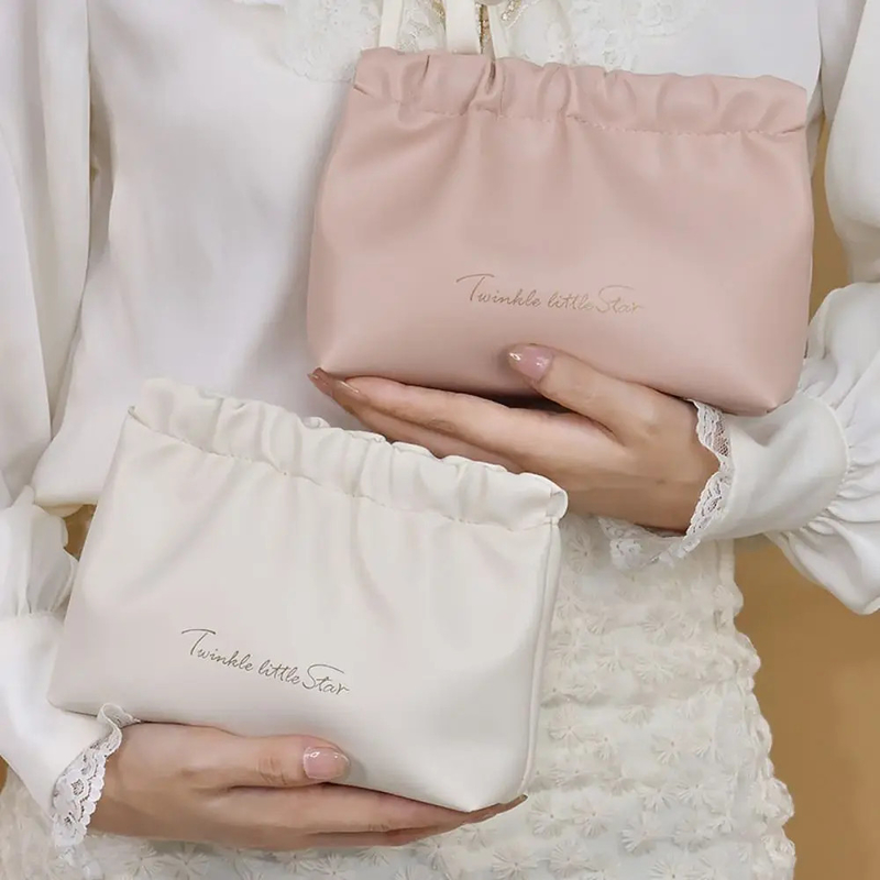 Logotipo personalizado Maquillaje Bolso de viaje Suministros de aseo Bolso de lápiz labial Bolso de almacenamiento Auriculares Joyería Bolso de primavera Mini Bolso cosmético bolso de mujer bolso de mano